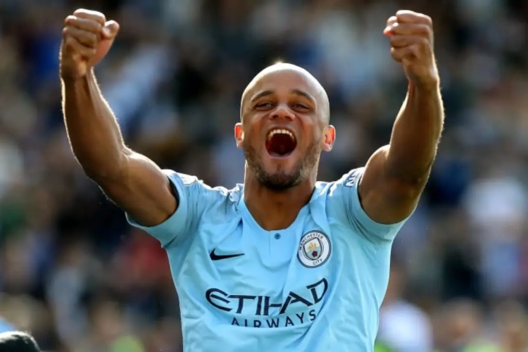 🎥 Nederlandse analisten geloven niet in 'verhaal Kompany': "En die Arnesen zit daar ook al op een zijspoor"