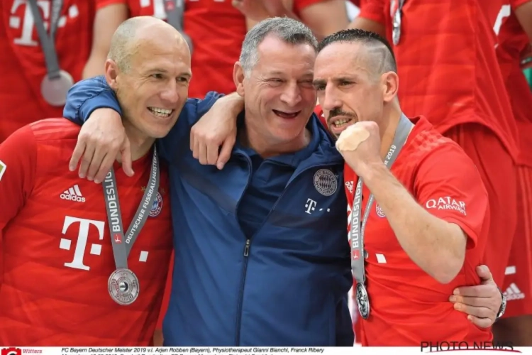 🎥 Robben en Ribéry nemen afscheid van Bayern met een 'dubbel' dankzij Lewandowski