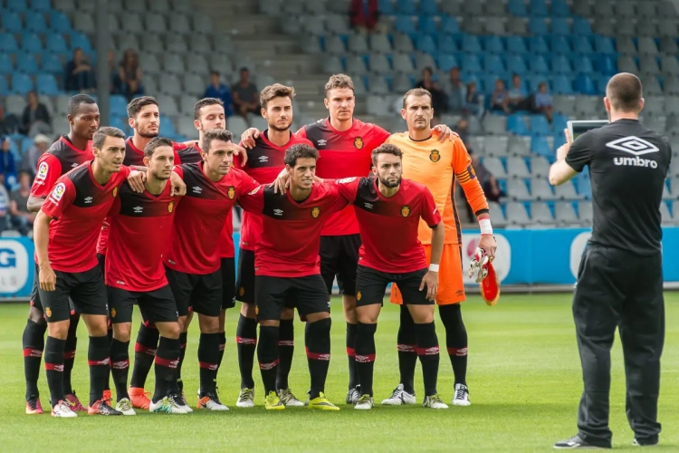 Van de groepsfase van de Champions League tot de Spaanse derde klasse: de terugkeer van RCD Mallorca 