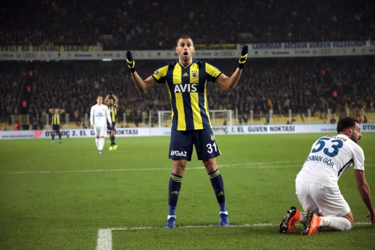 Brian Riemer is realistisch over de afgelopen mercato: "Voor Chelsea, dat miljarden kan uitgeven, was het makkelijk"