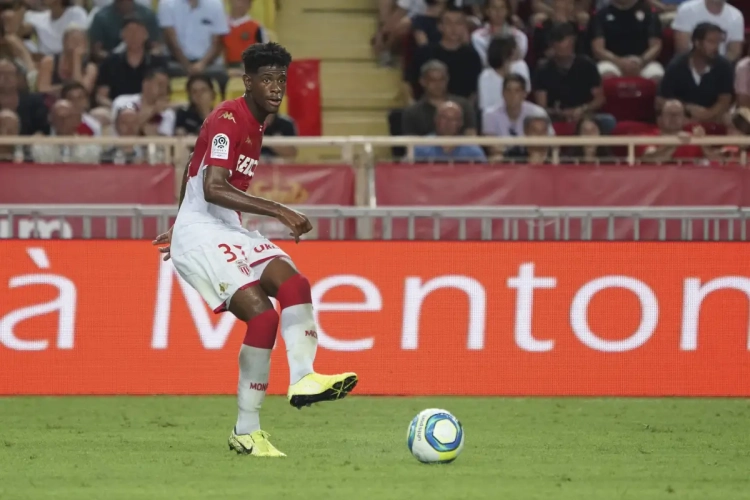 Nieuwe Cercle-verdediger blijft ambitieus: "Ik hoop om ooit terug te keren naar Chelsea" 