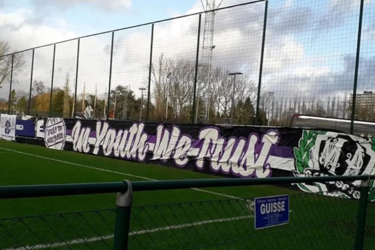 Rustige Fan Board bij Anderlecht: Donvil geeft antwoord op vragen en grieven
