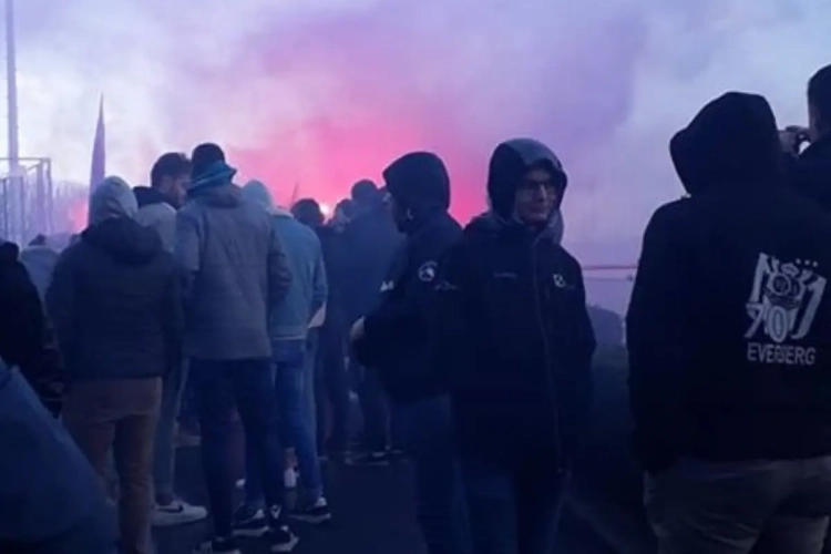 Fans Anderlecht steken op training spelers hart onder de riem voor Clasico