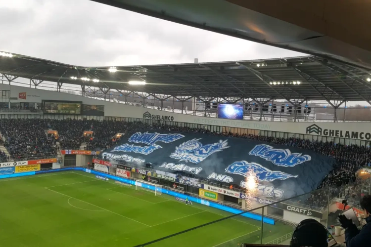 📷 Gent-fans laten met reuzenspandoek weten waarvoor ze staan
