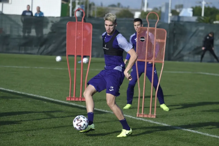 🎥 In youth we trust: twee extra 'nieuwelingen' stellen zich voor op stage Anderlecht