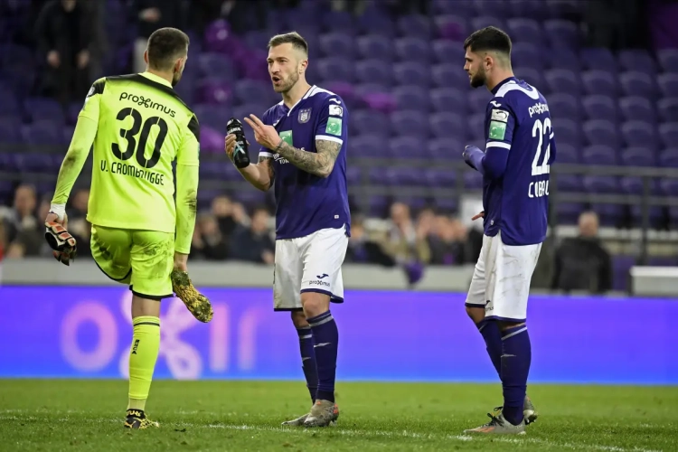 Anderlecht verdedigt zich: "Zelfs Liverpool kan dat niet, dus waarom die kritiek?"