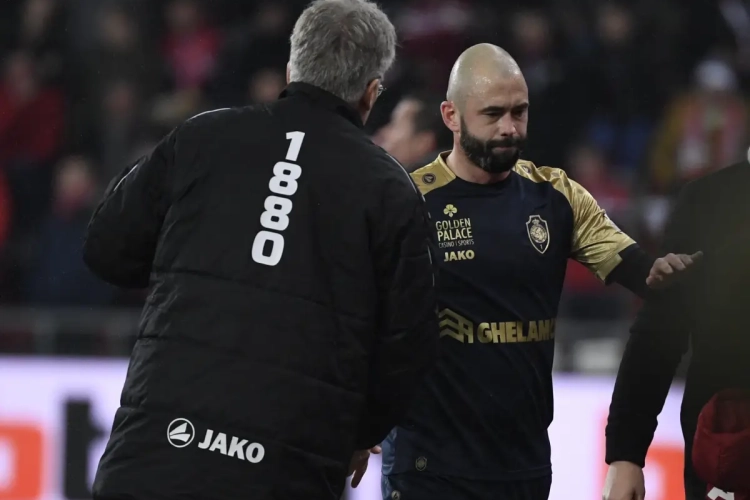 "Ben nog steeds de laatste aanvoerder die hier kampioen werd": Steven Defour deelt prikje uit nadat hij 80 minuten werd uitgefloten