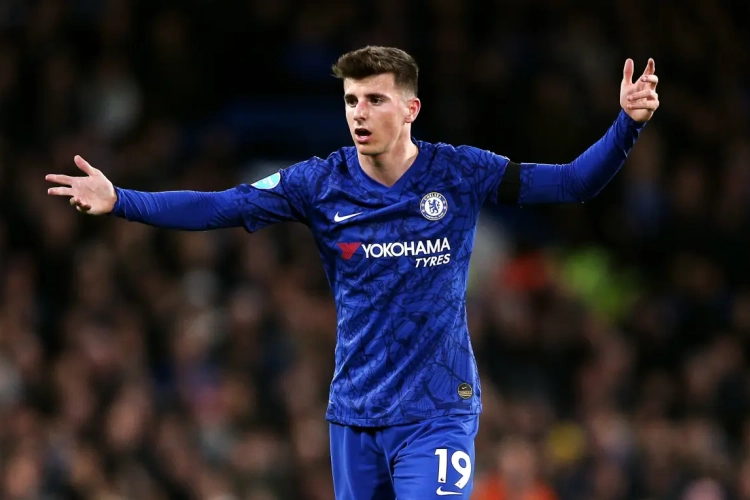 Chelsea met héél grove borstel door selectie: 'Zeven spelers (en het zijn grote namen) moéten Stamford Bridge verlaten'