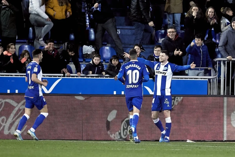 🎥 Na maanden lockdown: Alaves-doelman pakt wel op erg bizarre wijze rode kaart