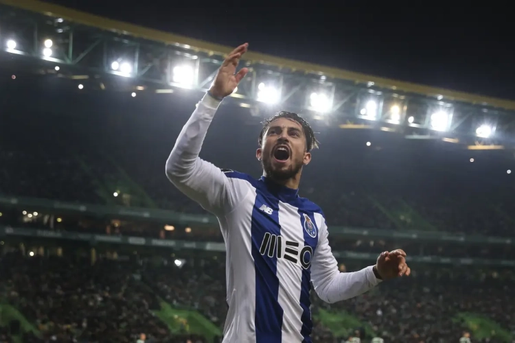 FC Barcelona overweegt transfer Alex Telles