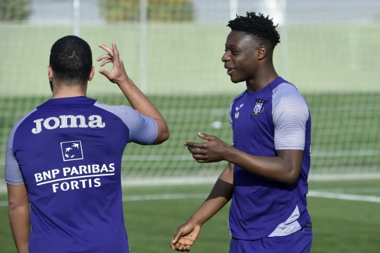 🎥 LIVE: Anderlecht begint aan eerste oefenmatch tegen ASSE met team dat lijkt op elftal waar ze competitie mee zullen beginnen