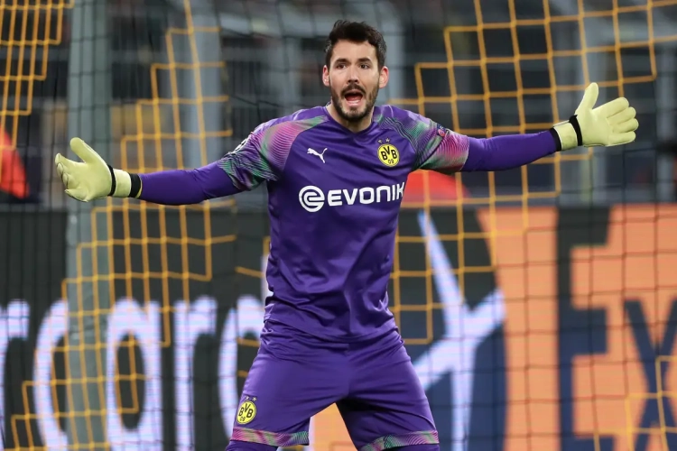 'Dortmund-doelman kan naar Bayern, Galatasaray,... maar kiest voor héél opmerkelijk avontuur'