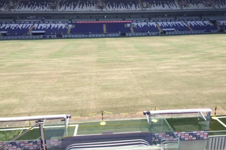 Het nieuwe veld van Anderlecht is hetzelfde als dat van Man City: "Kompany vroeg er naar om ons voetbal te kunnen spelen"