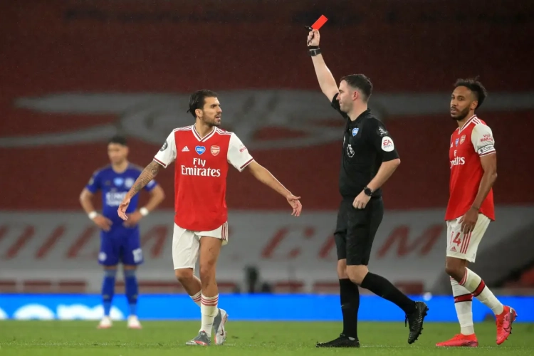 Arsenal eerste ploeg die 100 rode kaarten pakt in geschiedenis van premier League