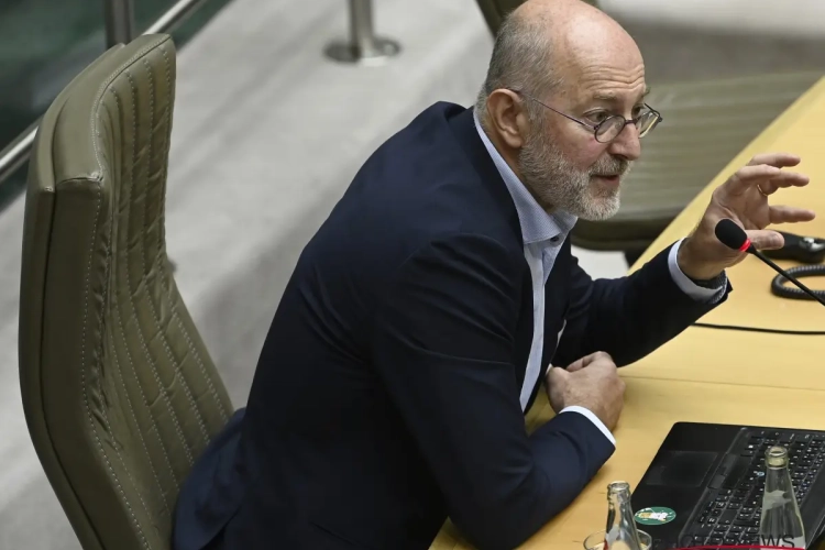 Tweede golf met grote gevolgen voor lagere afdelingen? Epidemioloog wil trainingen in provinciaal voetbal halt toeroepen