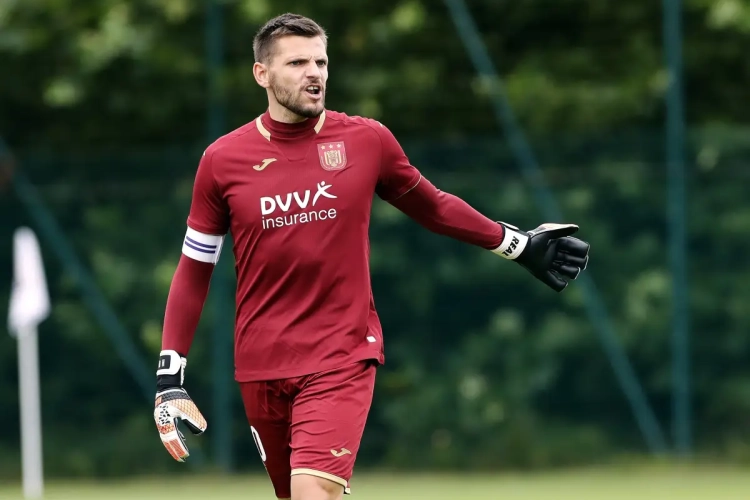 Van Crombrugge maakt de balans van de paars-witte voorbereiding op: "Dat is onze beste transfer" en "Dan was er nooit sprake geweest van de crisis"