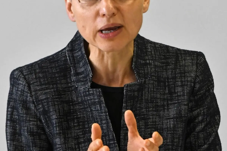 Gouverneur Cathy Berx: "Geen uitzonderingen voor profvoetbal, maar er komt nog overleg"