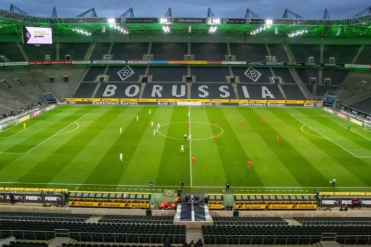 🎥 Tussendoor: voetbalsupporter weigert naam van rivaal tijdens TV-quiz uit te spreken