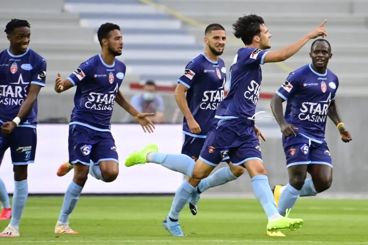 Moeskroen B verliest zwaar van Deinze