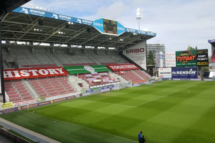  "5 voor 12? 5 NA 12": Fans Zulte Waregem hebben duidelijke boodschap en 'to do-lijstje' voor spelers en bestuur