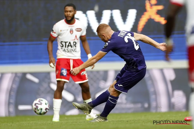 🎥 Voor deze verschrikkelijke overtreding krijgt Trebel dus geen rood, Kompany eerlijk: "Dit is rood ja"