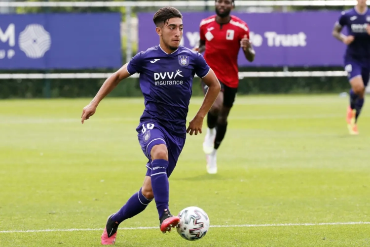 Jeugdtrainer Anderlecht kent enorm talent van jongeling: "Wie hem nu al afschiet, kent er niks van"