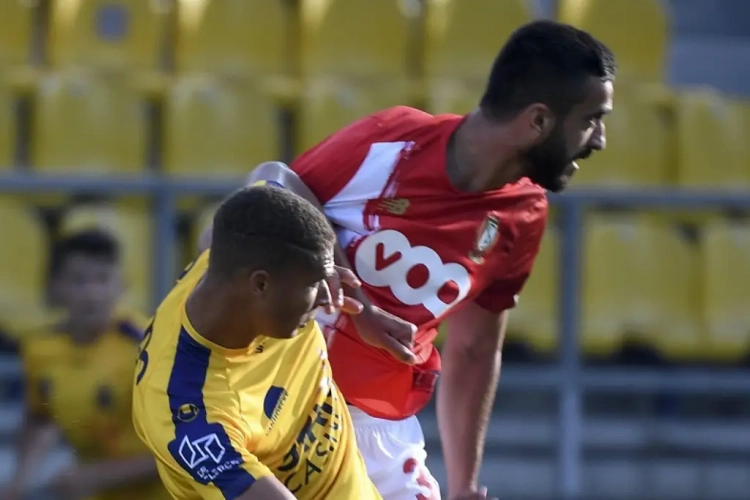 Amerikaanse spits Waasland-Beveren voelt zich veiliger in Europa: "Hier loopt niet iedereen met een vuurwapen rond"