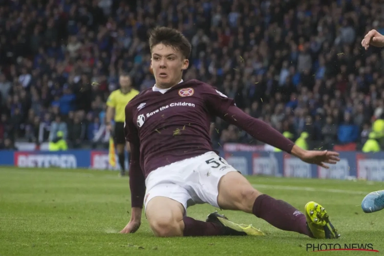 🎥 "Geloof me, ik besta echt": Schots toptalent of Monster van Loch Ness? Bologna kondigt transfer op schitterende wijze aan