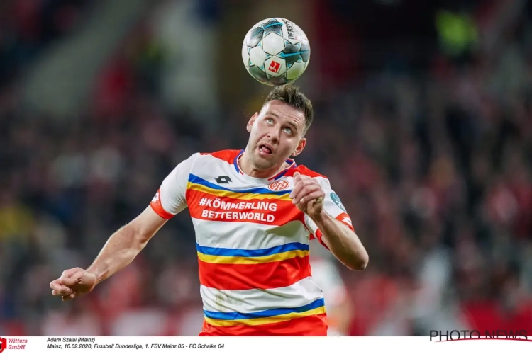 'Spelersgroep Duitse eersteklasser muit nadat speler op non-actief werd gezet omdat hij naar zijn geld vroeg'