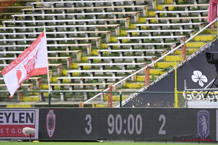 Geen échte derbysfeer door lege tribunes: "De actie van onze fans en daarna wat middenvingers in Deurne-Noord. Eens op het veld? Niks!"