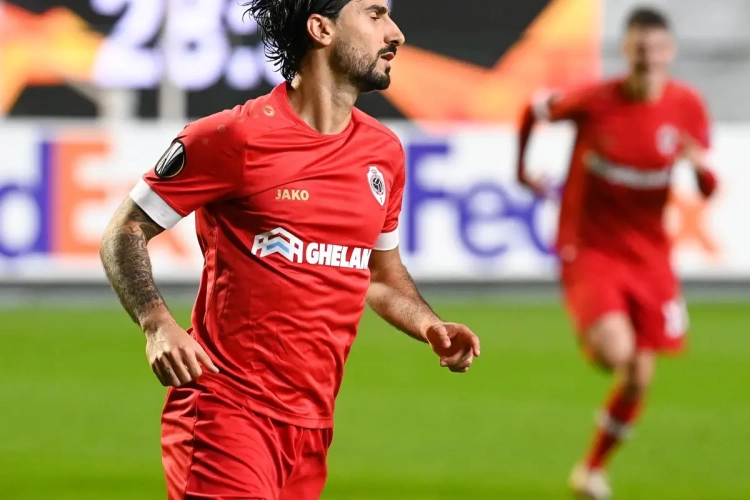 🎥 Antwerp eert 'diamanten' Refaelov na 250ste match in hoogste klasse met verbluffend filmpje: "Dieje gast is gewoon briljant"