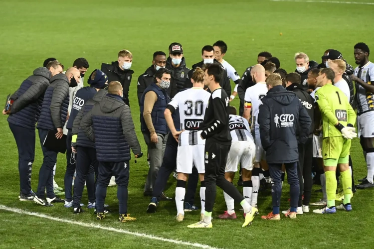 Bayat verweert zich na scherpe kritiek: "Voetbal heeft perceptie tegen", analisten geven ook hém de wind van voren: "Politie staat erop te kijken"