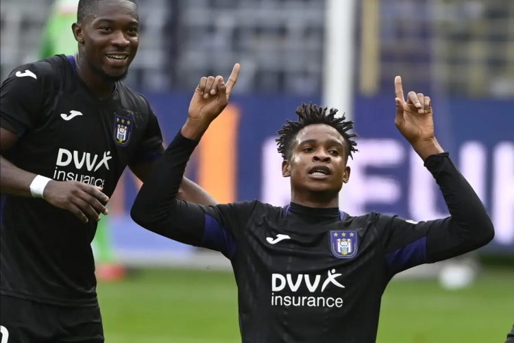 Wordt dit de eerste zomertransfer van Anderlecht? "Ik denk dat ze de optie wel gaan lichten"