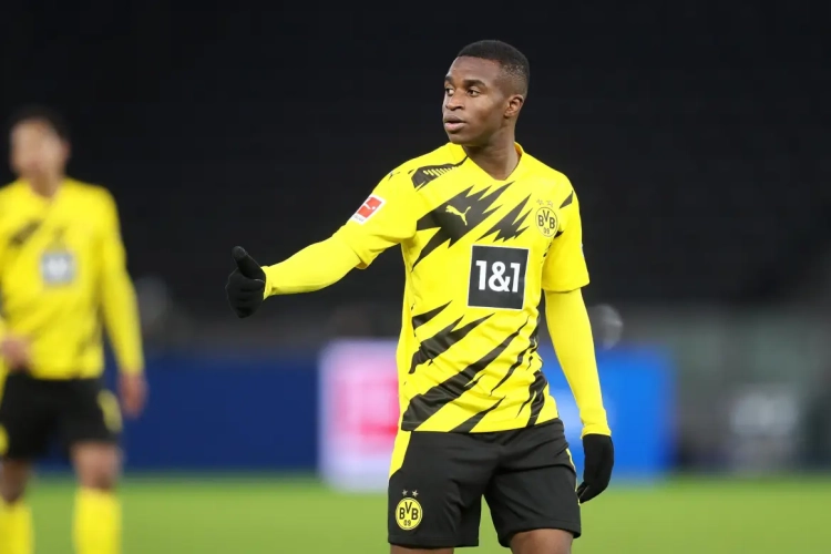 Youssoufa Moukoko breekt twee records 