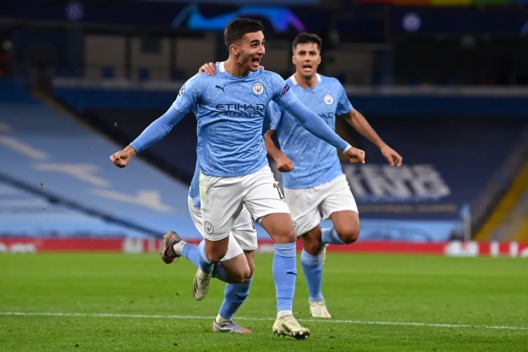 Guardiola legt Torres geen strobreed in de weg: "Als Barcelona aanklopt, begrijp ik dat hij wilt vertrekken"