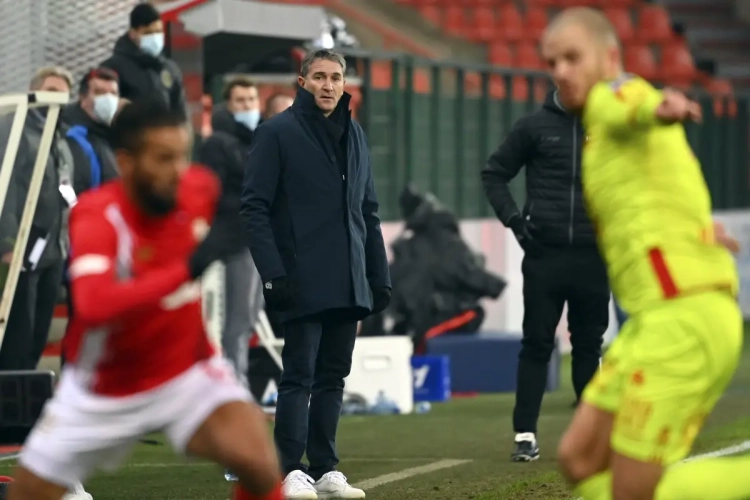 Philippe Montanier laat ontgoocheling zien na laat gelijkspel: "Geeft wrange nasmaak"