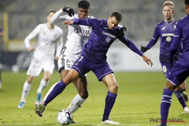 Nmecha duidelijk in zijn wiek geschoten door arbitrage: "Van overal stampen gekregen, maar geen geel gezien"