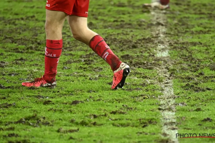 Greenkeepers aan het werk: zo houden voetbalclubs hun velden speelklaar voor het nieuwe seizoen