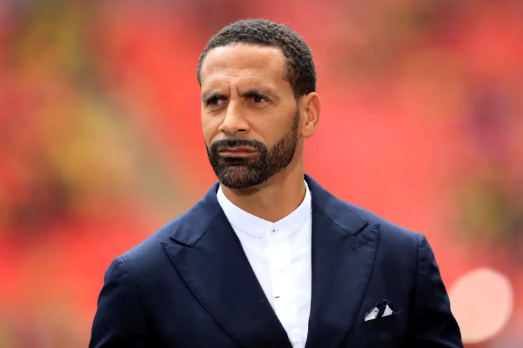 Rio Ferdinand vol lof over Rode Duivel: "Hij doet grootse dingen momenteel"