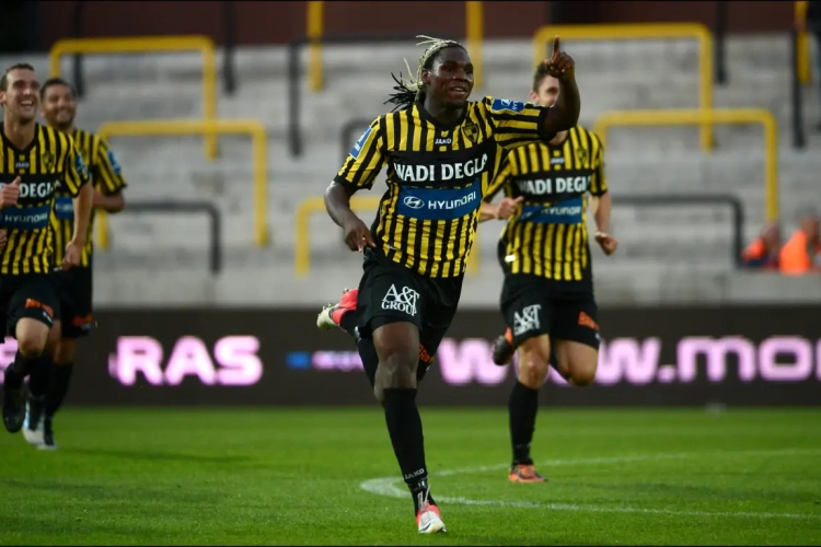 Kent u hem nog? Dolly Menga (ex-Standard en ex-Lierse) zit momenteel zonder club maar blijft brandend ambitieus