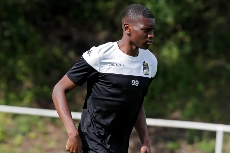 Nieuwe domper voor Charleroi in strijd om play-offs: jong talent weken buiten strijd