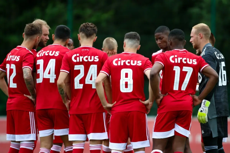 'Concurrentie aanslijpen? Standard heeft talentvolle spits op proef'