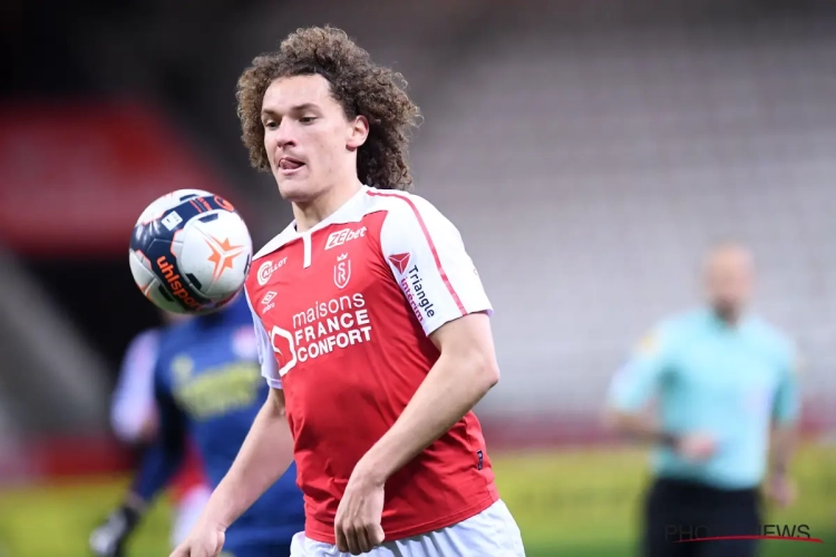 🎥 PIJNLIJK: Wout Faes maakt owngoal op openingsspeeldag Ligue 1