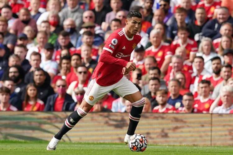 Cristiano Ronaldo stoot Lionel Messi van de troon als bestbetaalde voetballer, één Belg in top tien