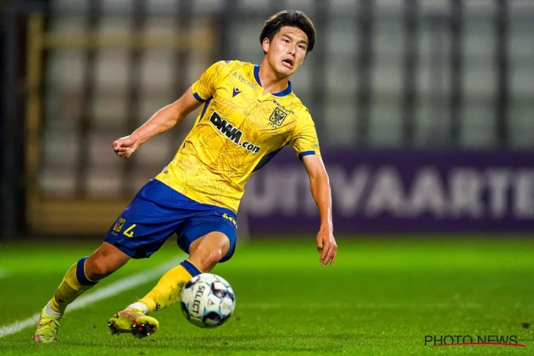 'Deal is rond: STVV-speler trekt naar de Premier League na plotse wending in transfersoap'