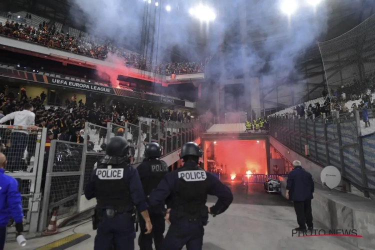 🎥 📷 Marseille - Galatasaray stilgelegd: wangedrag op de tribunes