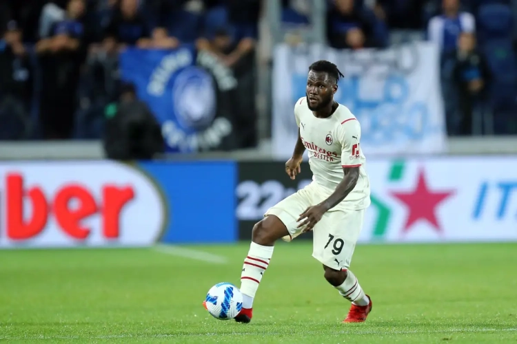 Welke schuldenberg? 'Barcelona gooit met miljoenen om transfervrije targets te overtuigen'