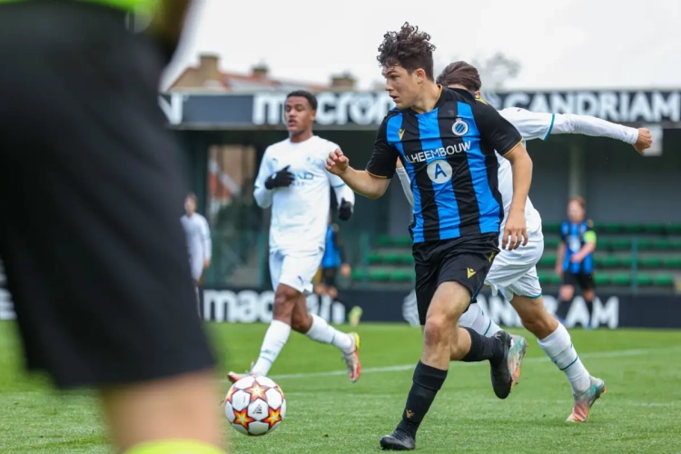 🎥 Kyriani Sabbe pakt uit met heerlijk doelpunt voor Club NXT in de UEFA Youth League 