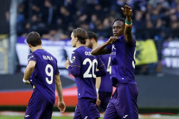 Kompany geeft voorbeeldrol aan twee jongens: "Doet mij extra plezier als zij beloond worden"