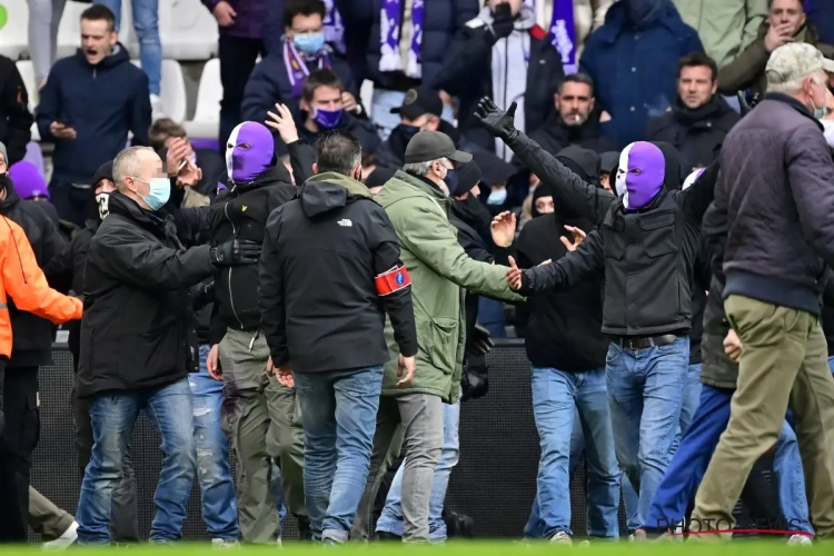 Spelers en trainers van Beerschot en Antwerp zij aan zij tegen het wangedrag van enkelingen